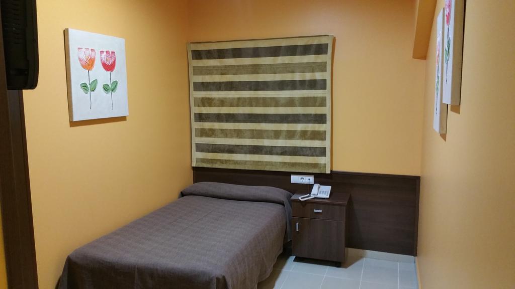 Hotel Leon La Palma Del Condado Værelse billede