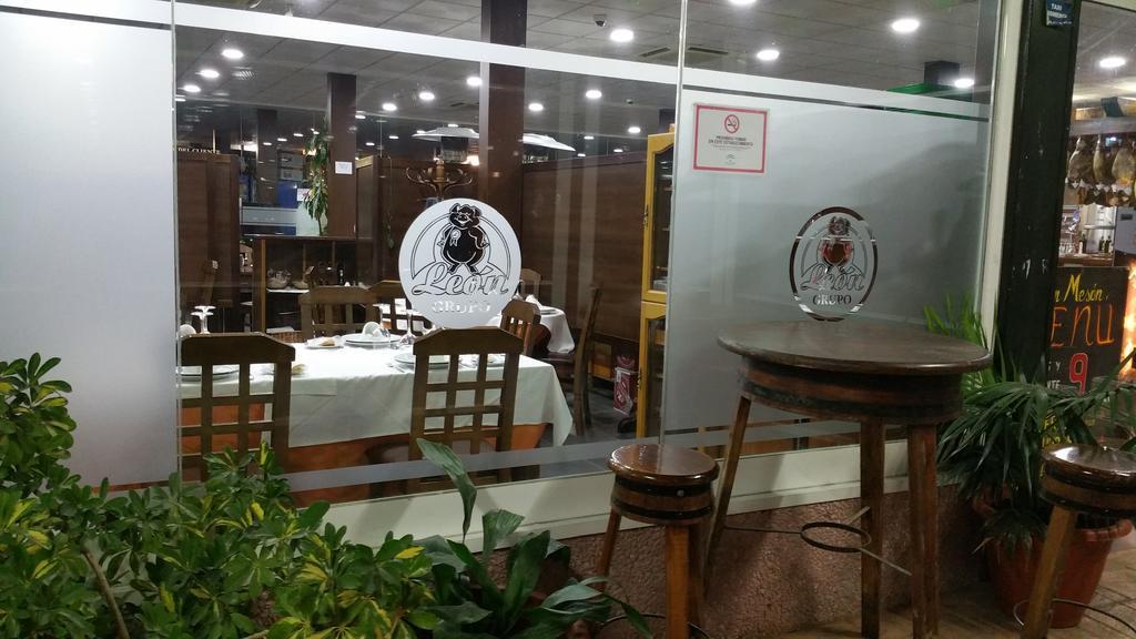 Hotel Leon La Palma Del Condado Eksteriør billede