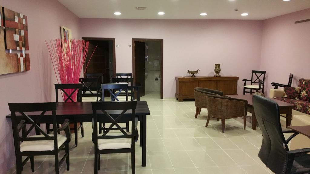 Hotel Leon La Palma Del Condado Eksteriør billede