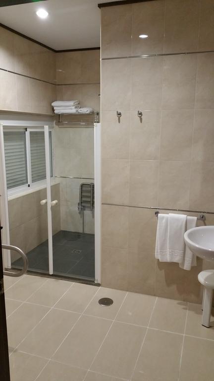 Hotel Leon La Palma Del Condado Værelse billede